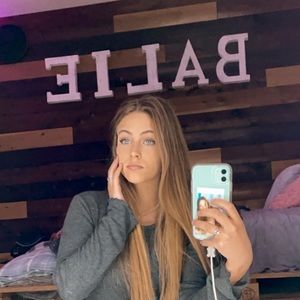 Meet your Posher, Stephinie